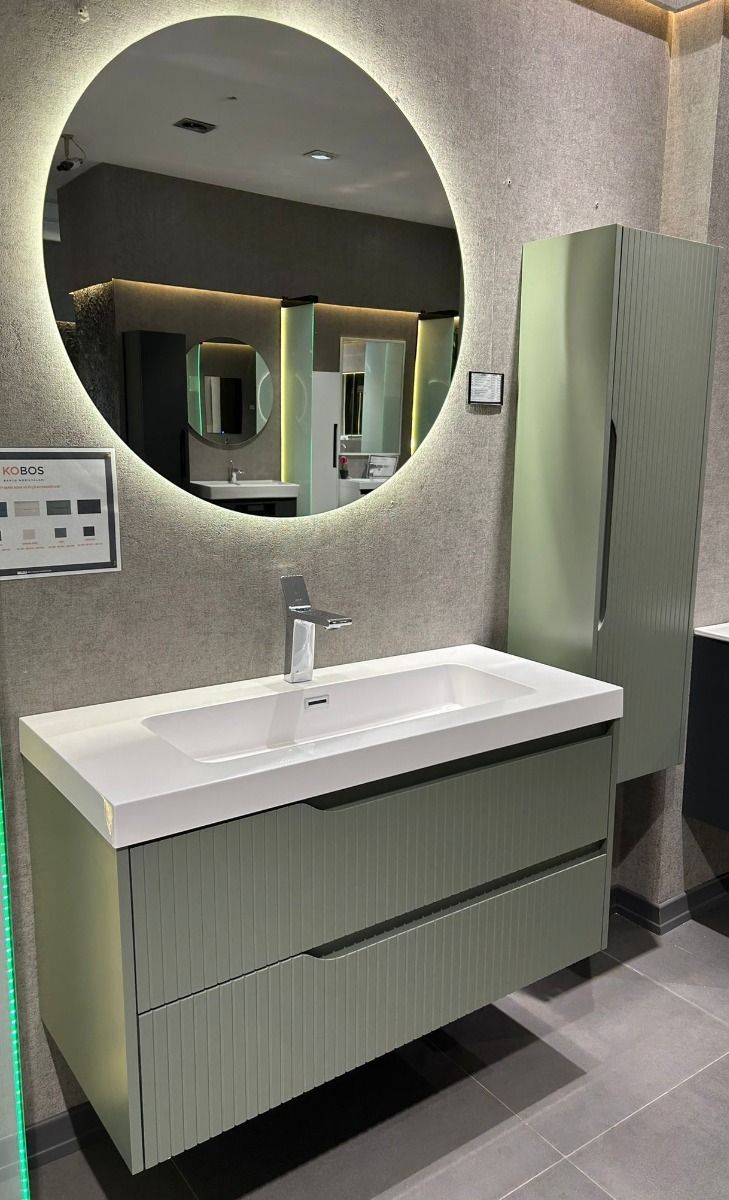 Ahşap detaylı banyo dolabı B05