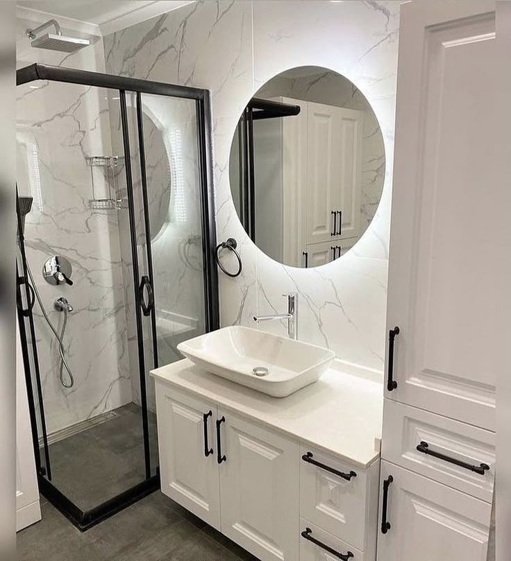 Lüks banyo dolabı modeli B04